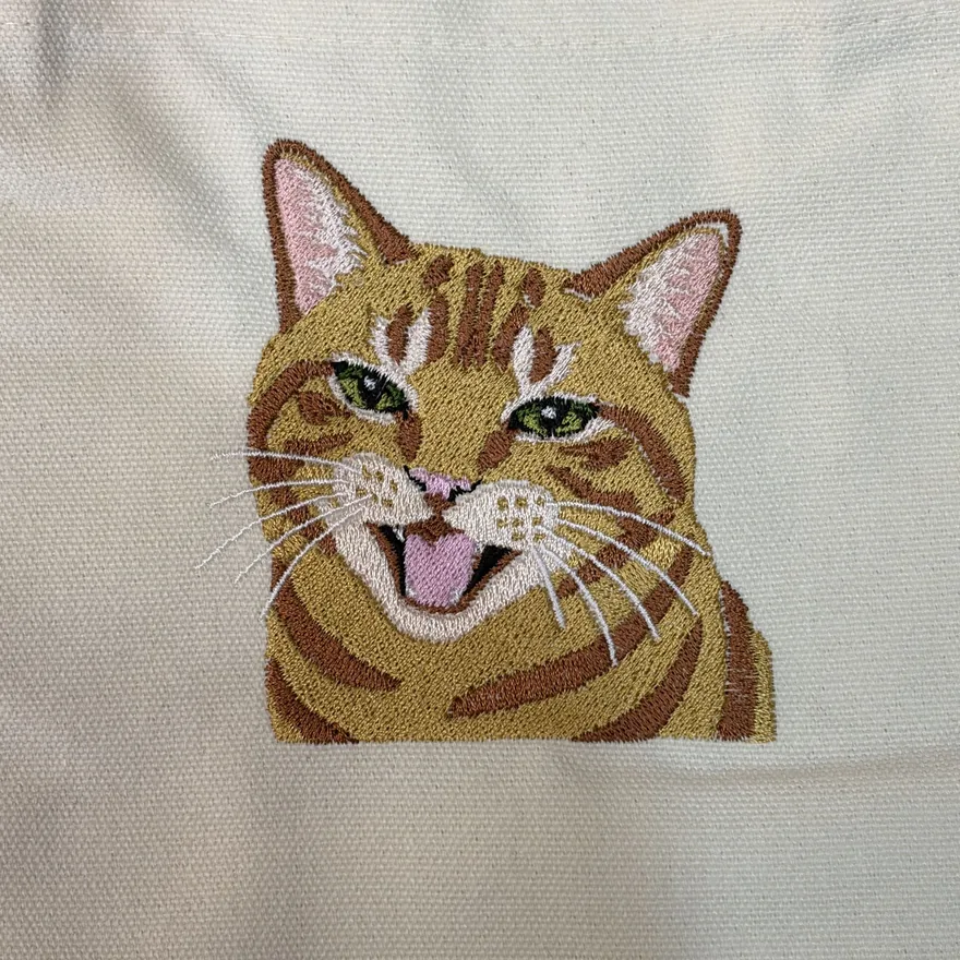 トラ猫の刺しゅう